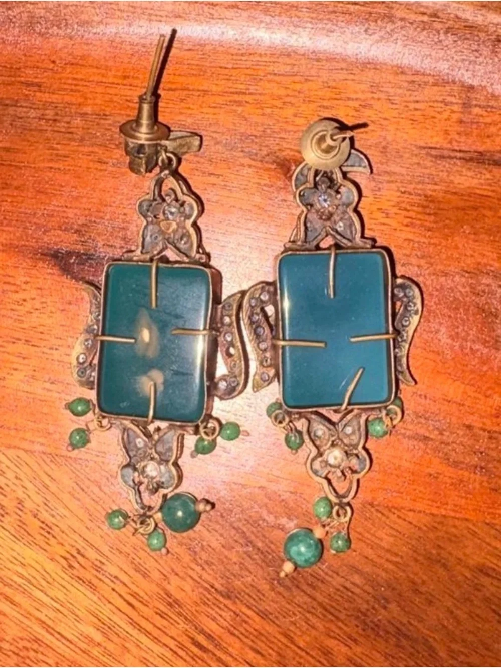 Green Stone Pendant Necklace with Matching Earrings - Elegant Jewelry Set